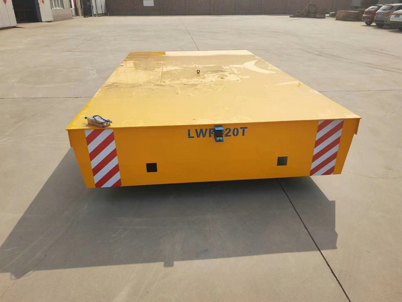 Trackless rafmagns bíl