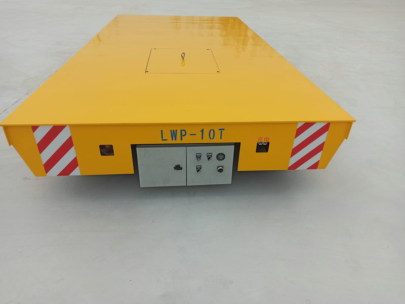 Trackless rafmagns flutnings bílar