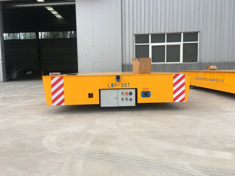 Battery Powered Trackless flutningartæki