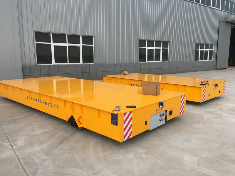 Battery Powered Trackless flutningartæki